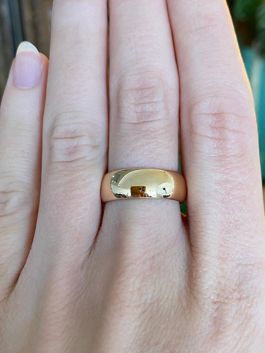 Vintage Solid 18k Yellow Gold Wide Ring Band - Size 7.5