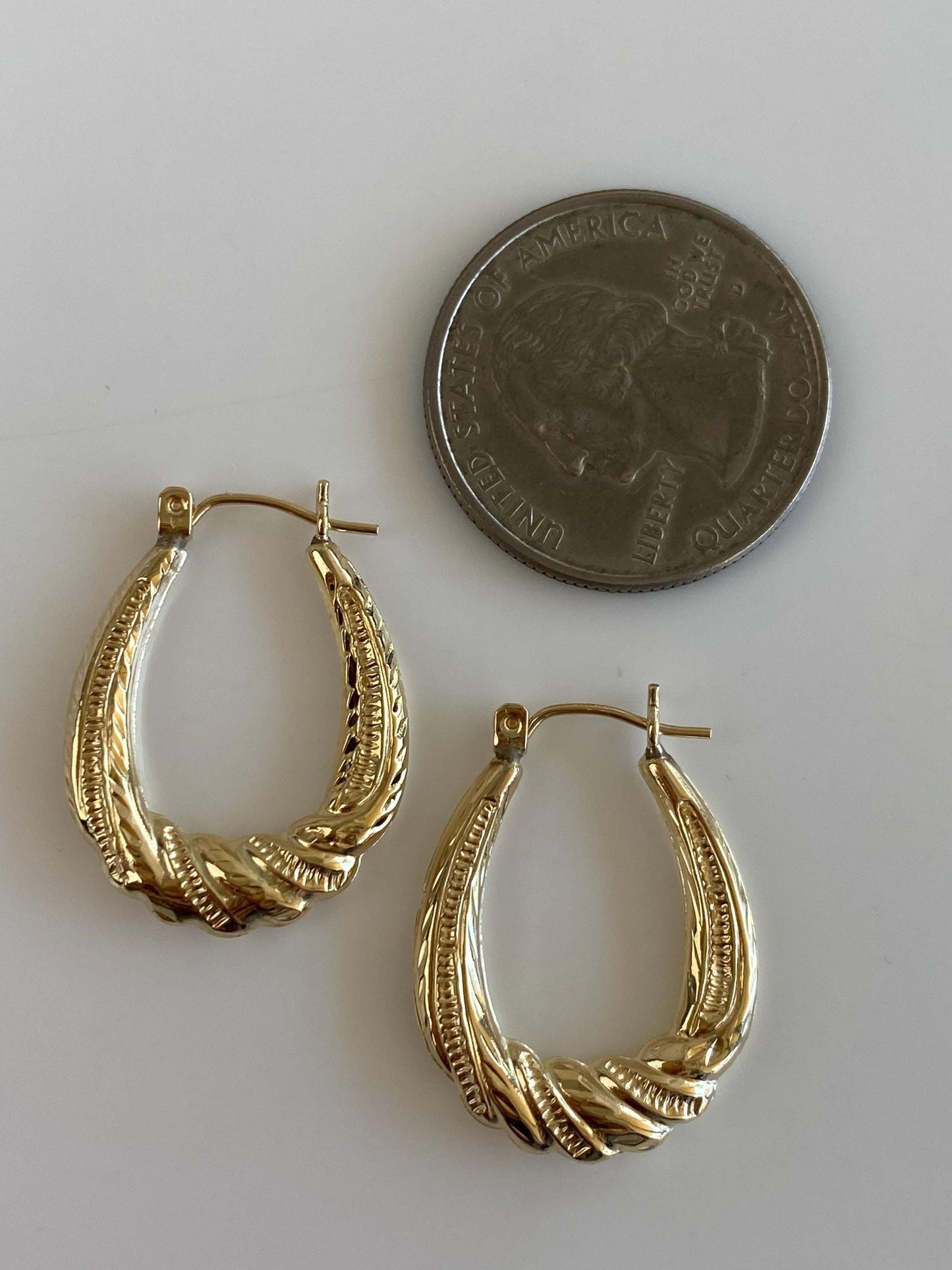 Vintage 14k Yellow Gold Milgrain Scalloped Hoop Earrings