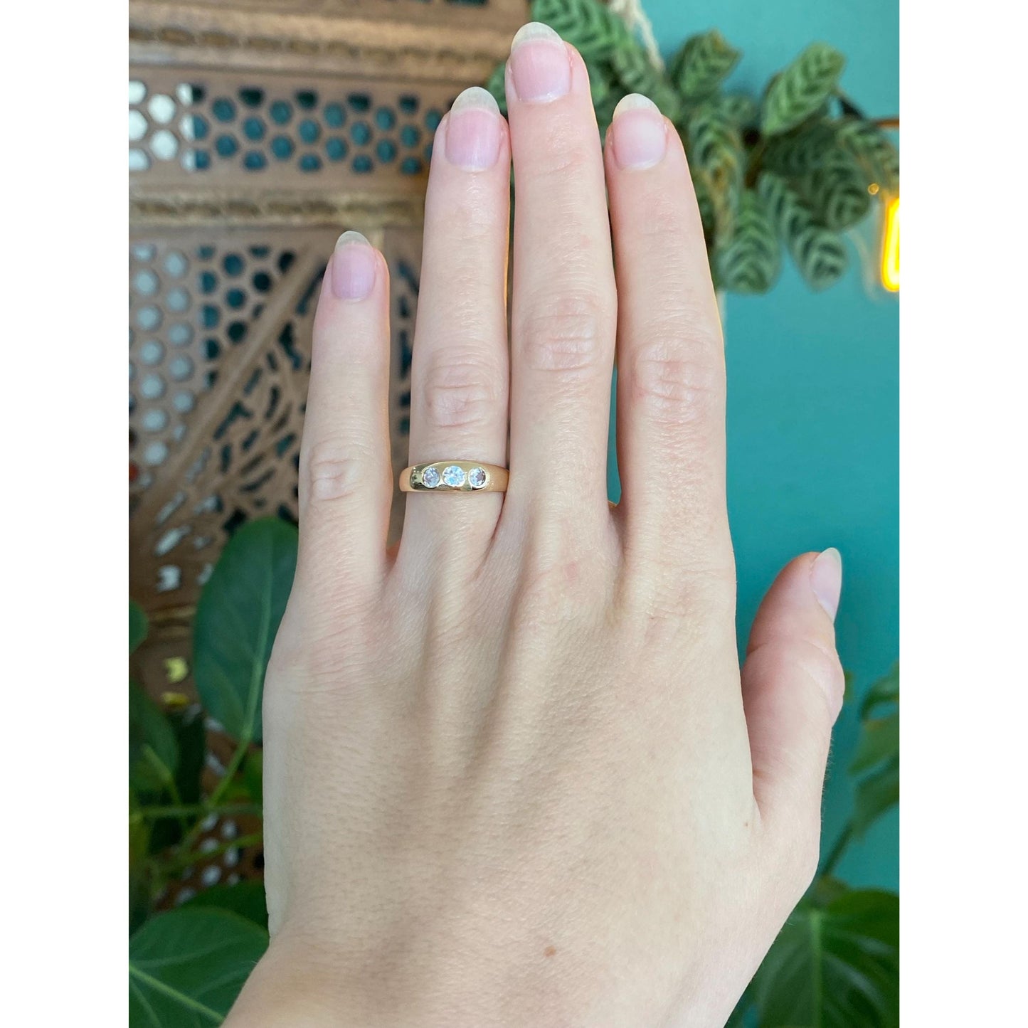 Vintage Solid 14k Yellow Gold Clear Spinel Ring Band - Size 5.5