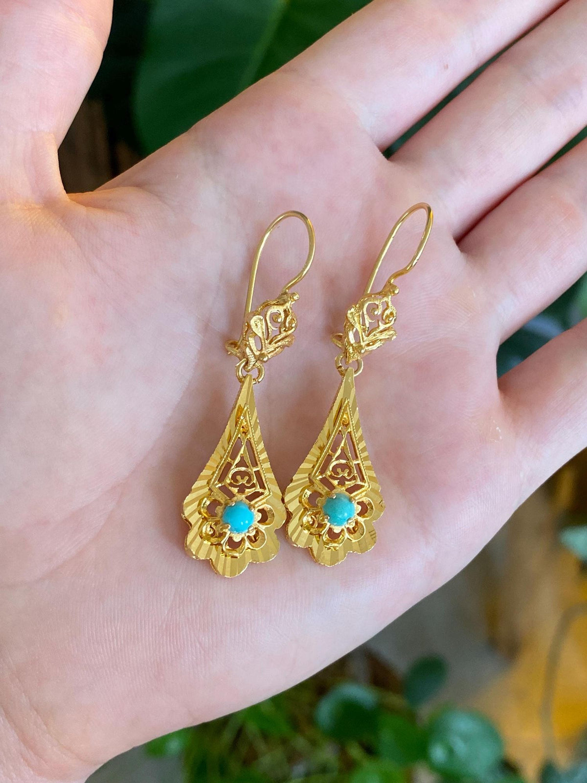 Solid 18k Yellow Gold Turquoise Engine Turned Open Work Ornate Dangle Earrings