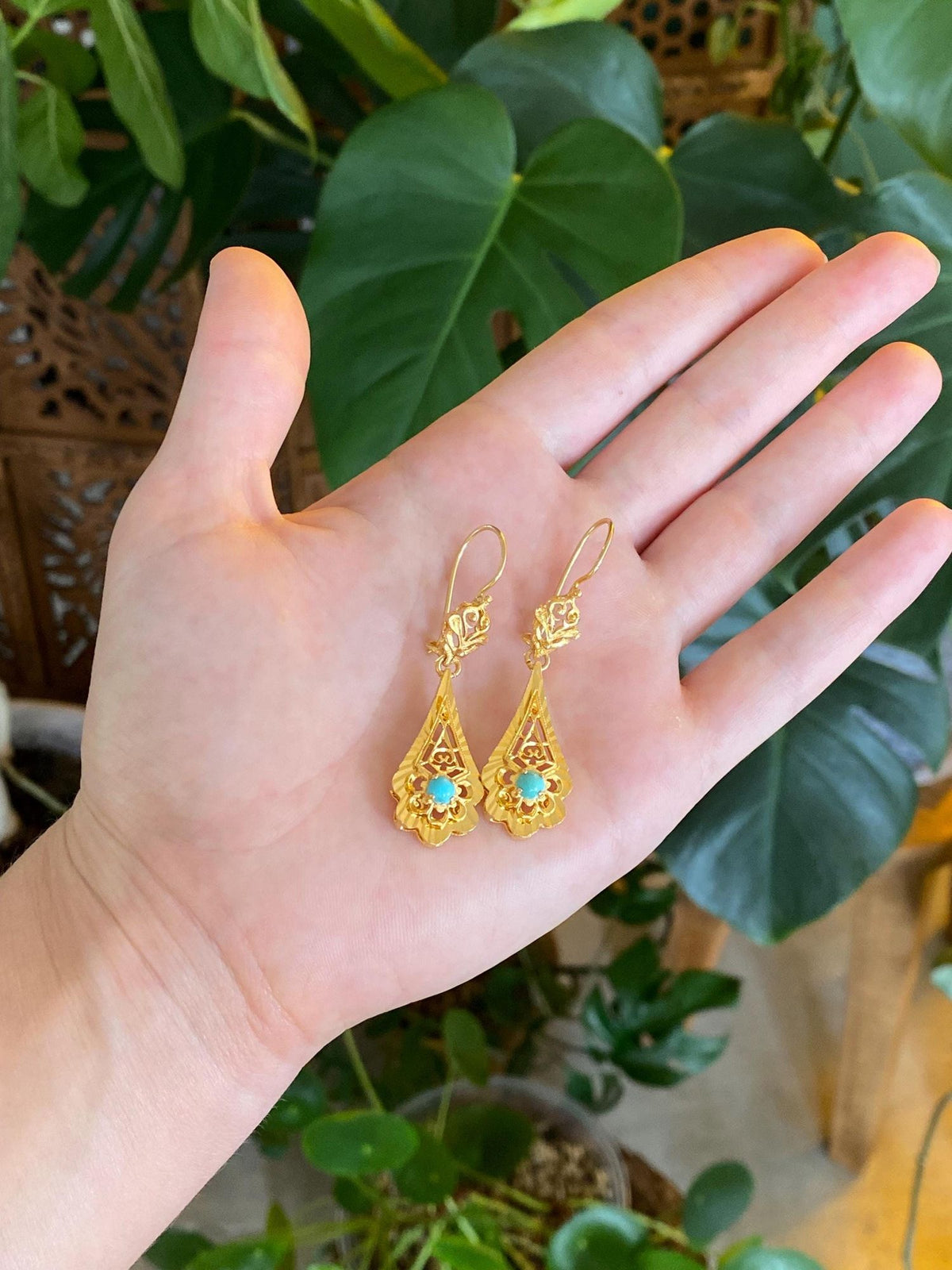Solid 18k Yellow Gold Turquoise Engine Turned Open Work Ornate Dangle Earrings