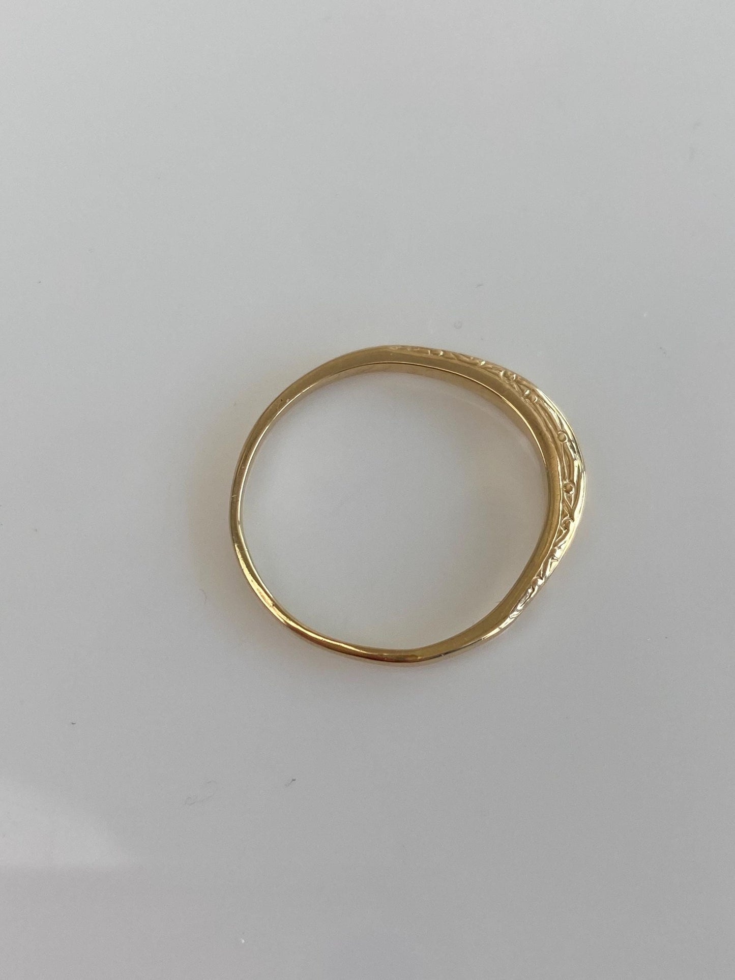 Vintage Solid 14k Yellow Gold Side Designed Ring Band - Size 8.75