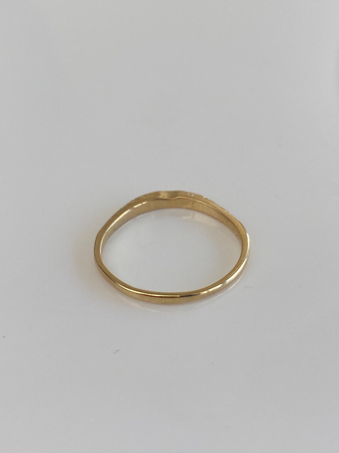 Vintage Solid 14k Yellow Gold Side Designed Ring Band - Size 8.75