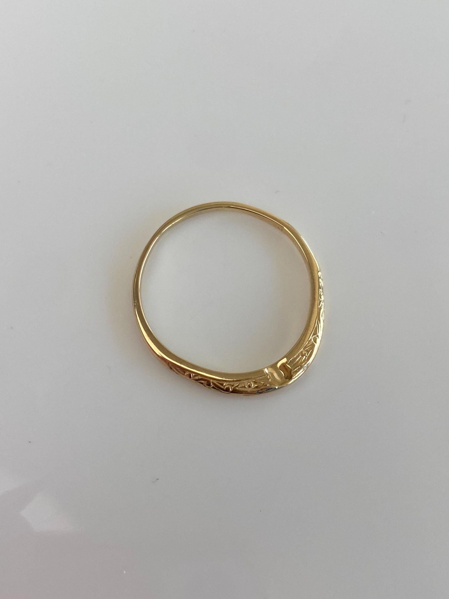 Vintage Solid 14k Yellow Gold Side Designed Ring Band - Size 8.75