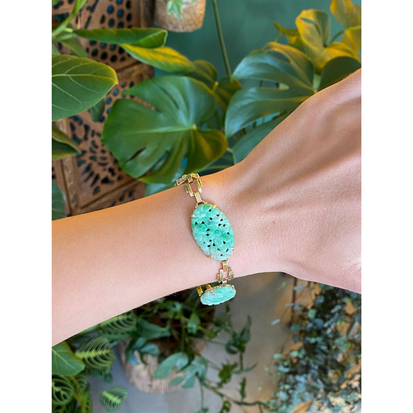 Solid 14k Yellow Gold Floral Carved Jade Link Bracelet - 7 Inches