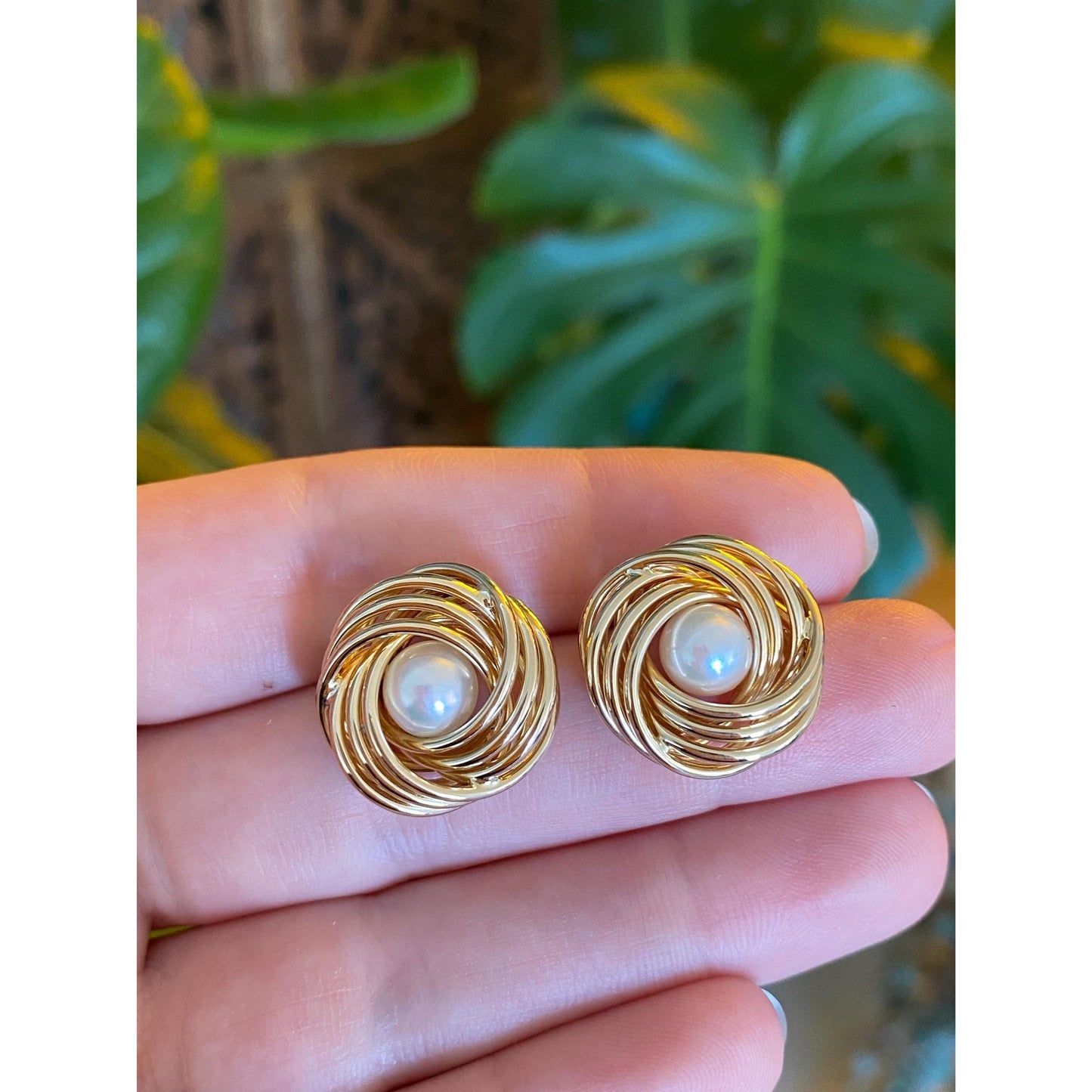 Vintage 14k Yellow Gold Pearl Knot Stud Earrings