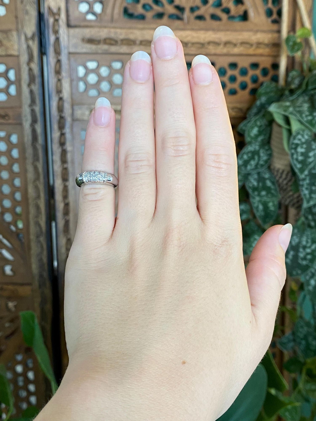 Vintage Solid 14k White Gold Diamonds Tapered Domed Ring Band - Size 3.25