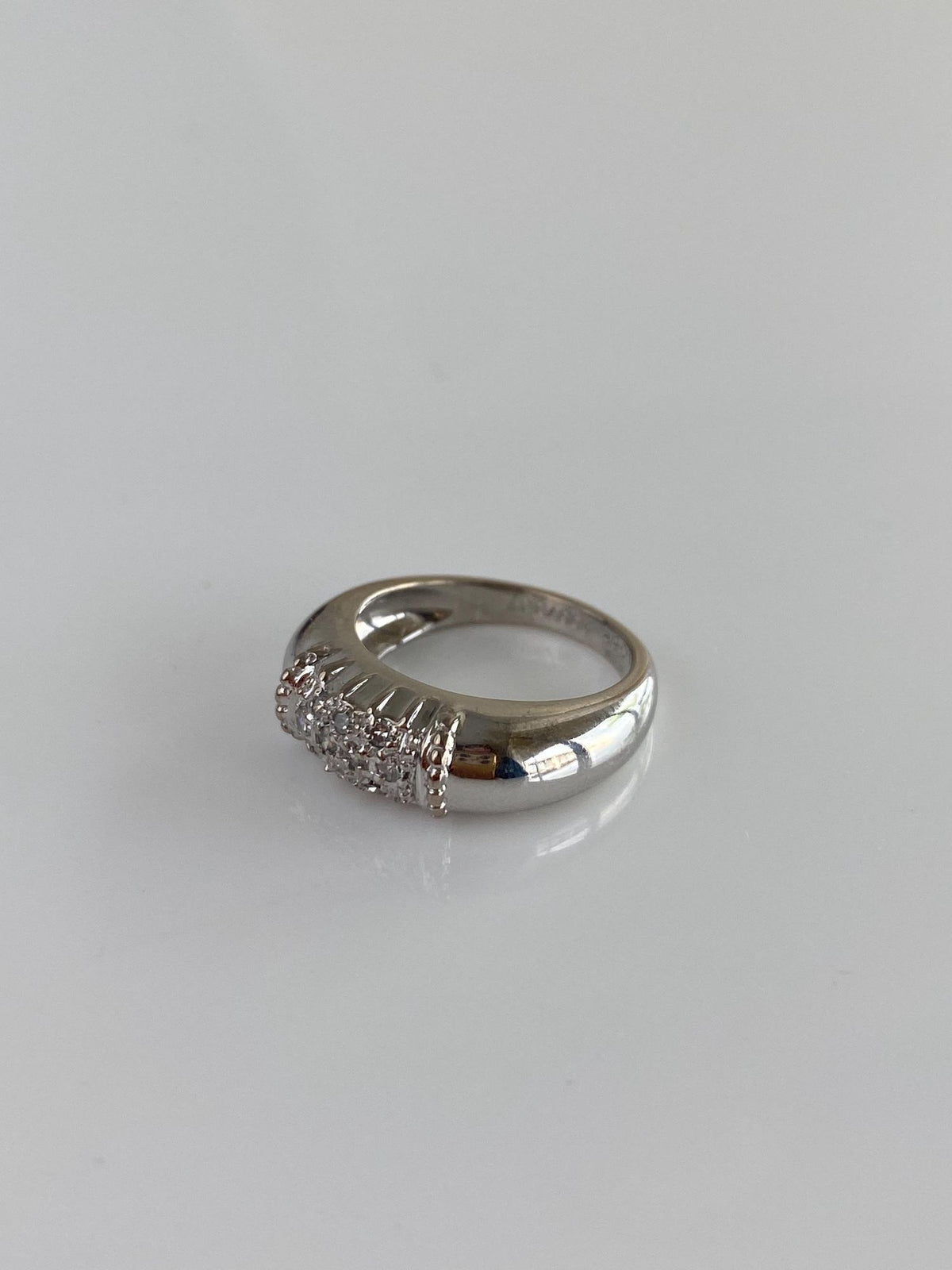 Vintage Solid 14k White Gold Diamonds Tapered Domed Ring Band - Size 3.25