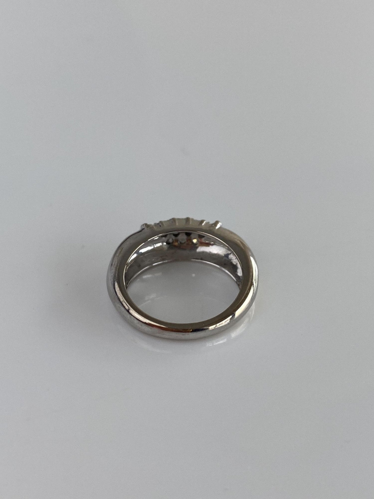 Vintage Solid 14k White Gold Diamonds Tapered Domed Ring Band - Size 3.25