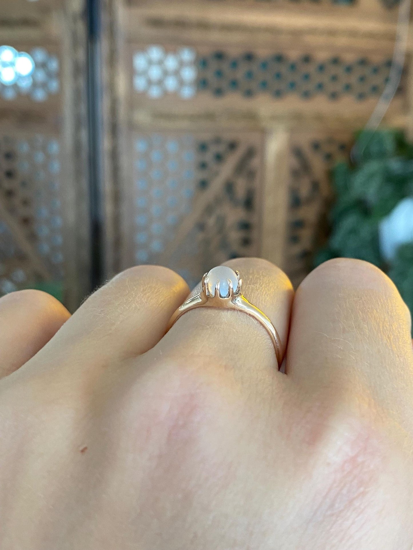 Vintage Solid 10k Yellow Gold Moonstone Sphere Ring - Size 6.75