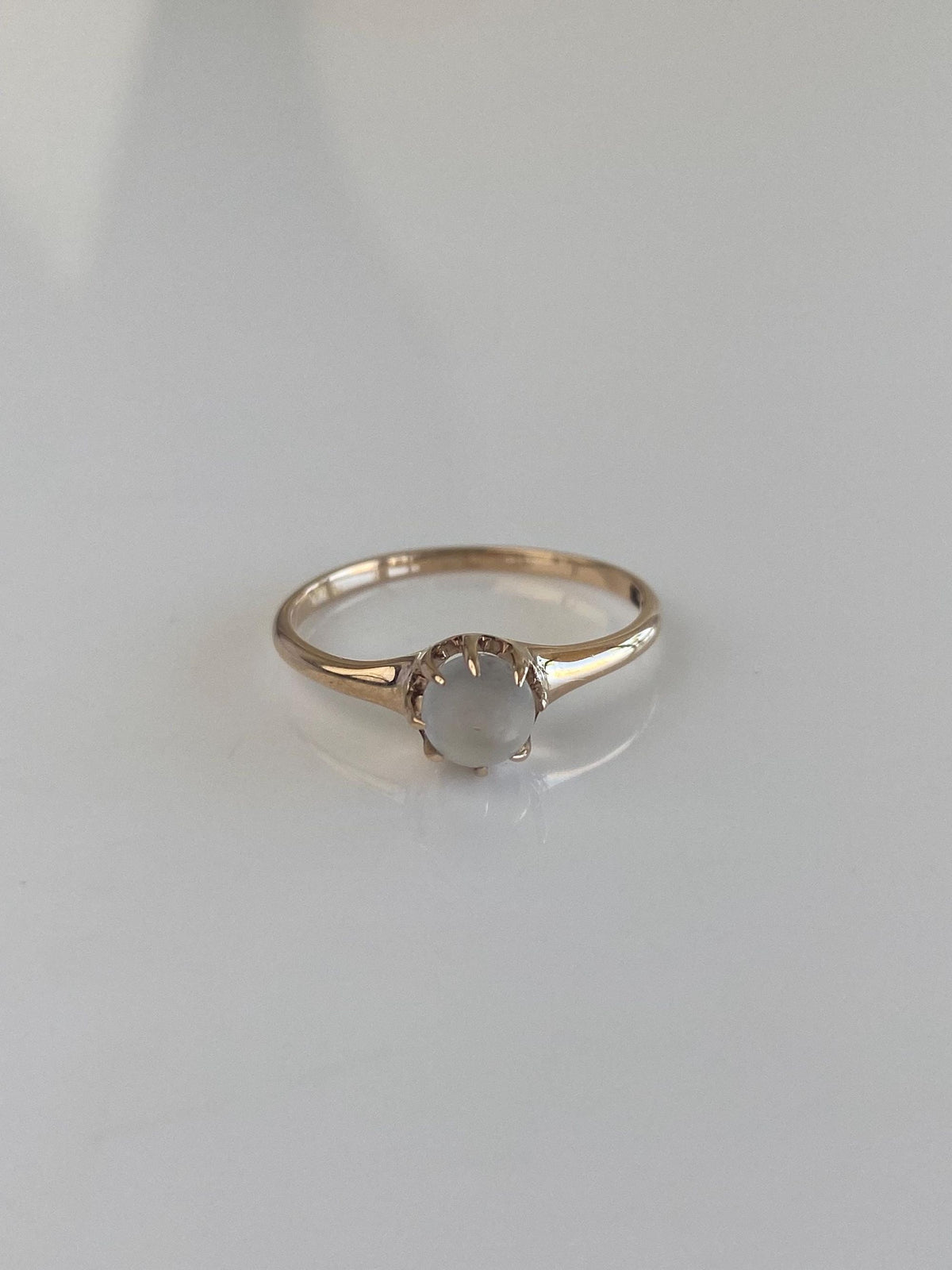 Vintage Solid 10k Yellow Gold Moonstone Sphere Ring - Size 6.75