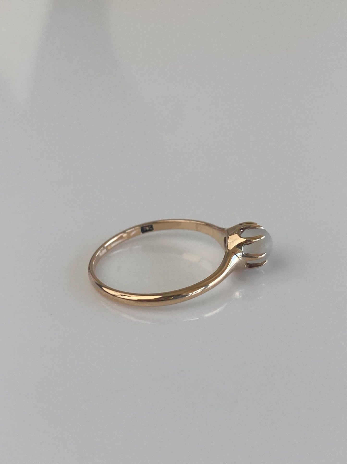 Vintage Solid 10k Yellow Gold Moonstone Sphere Ring - Size 6.75