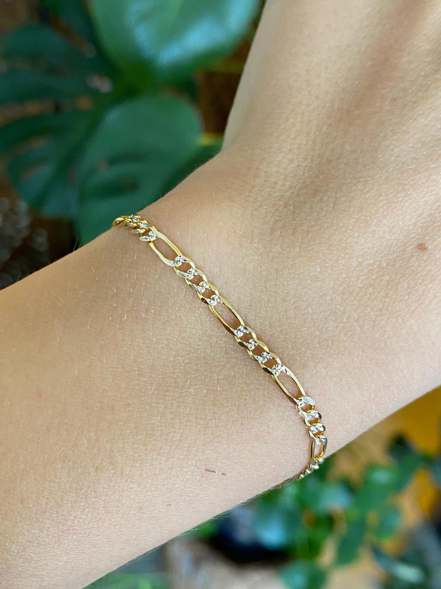 Vintage Solid 14k White & Yellow Gold Diamond Cut Figaro Chain Bracelet - 7 inches