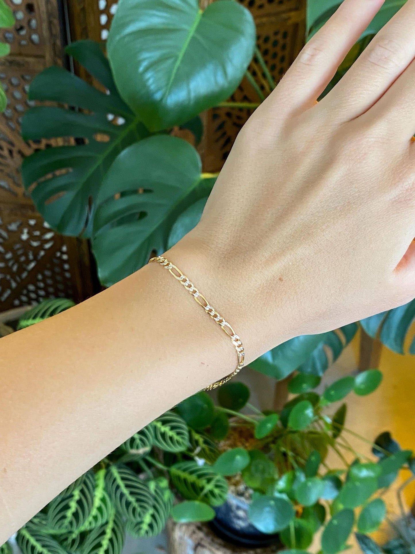 Vintage Solid 14k White & Yellow Gold Diamond Cut Figaro Chain Bracelet - 7 inches