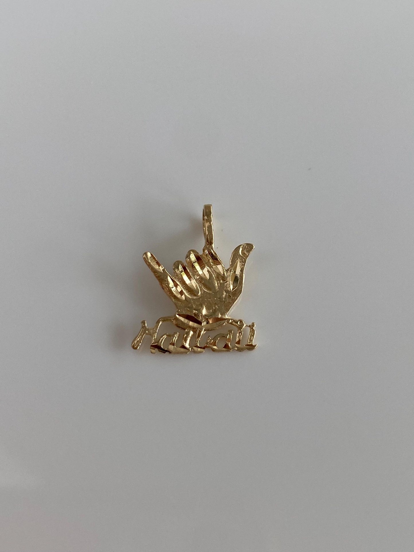 Vintage Solid 14k Yellow Gold Diamond Cut Shaka Hawaii Charm