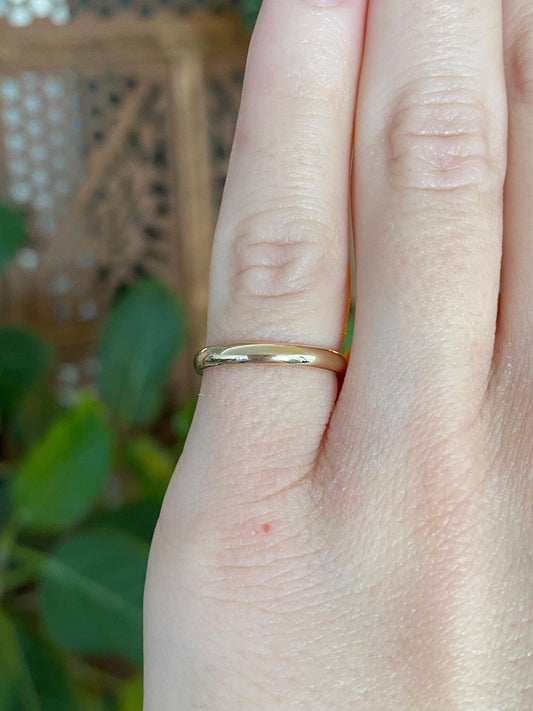 Vintage Solid 14k Yellow Gold Ring Band - Size 4.25