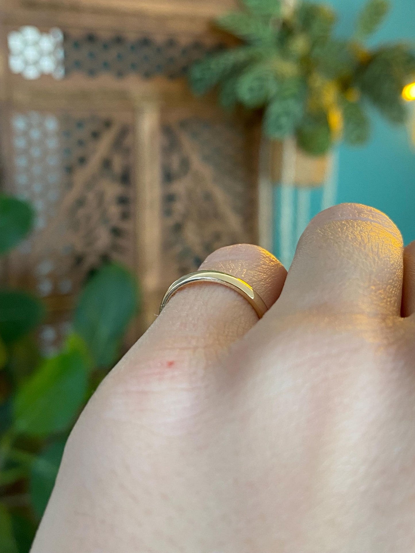 Vintage Solid 14k Yellow Gold Ring Band - Size 4.25