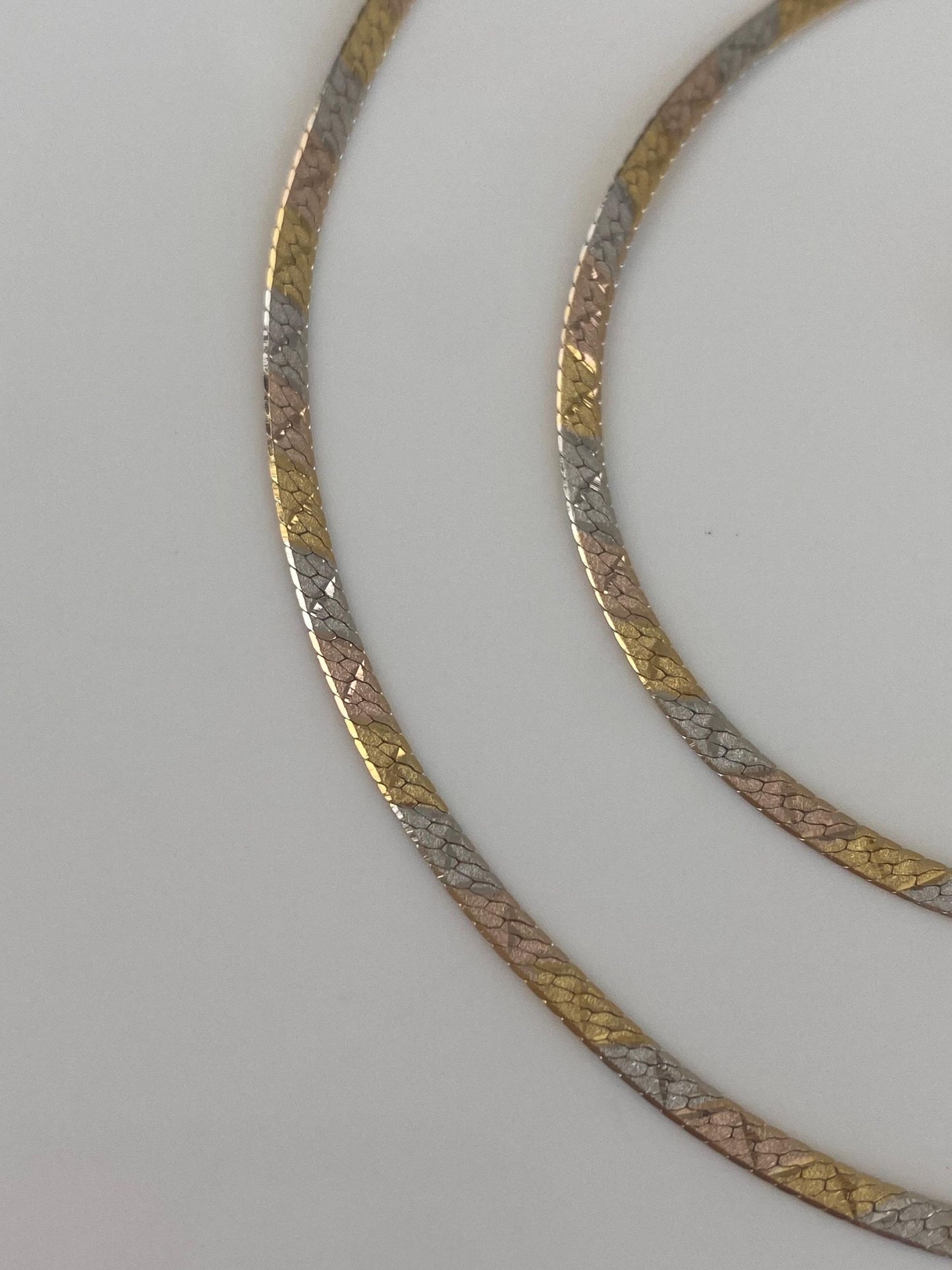 Vintage Solid 14k Tri Tone Gold Pattern Herringbone Chain Necklace - 16 inches