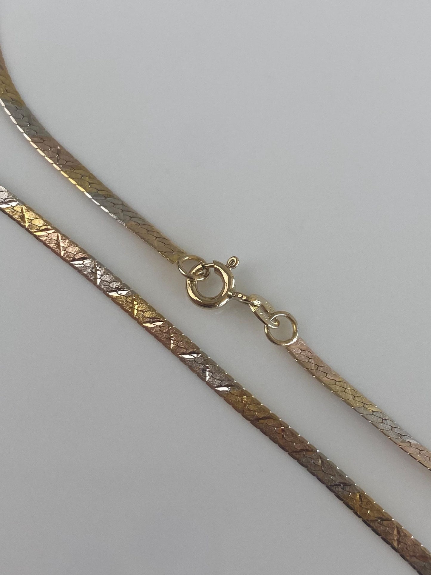 Vintage Solid 14k Tri Tone Gold Pattern Herringbone Chain Necklace - 16 inches