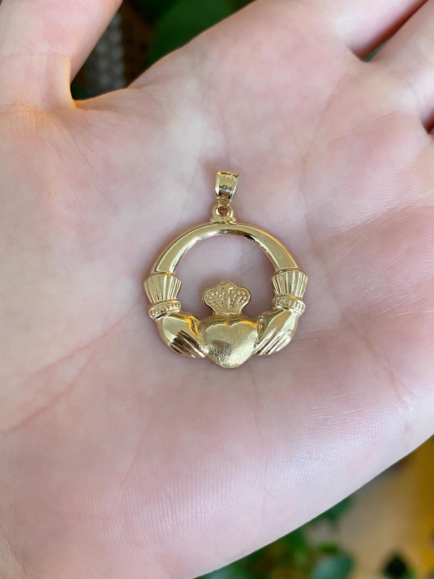 Vintage 14k Yellow Gold Claddaugh Charm