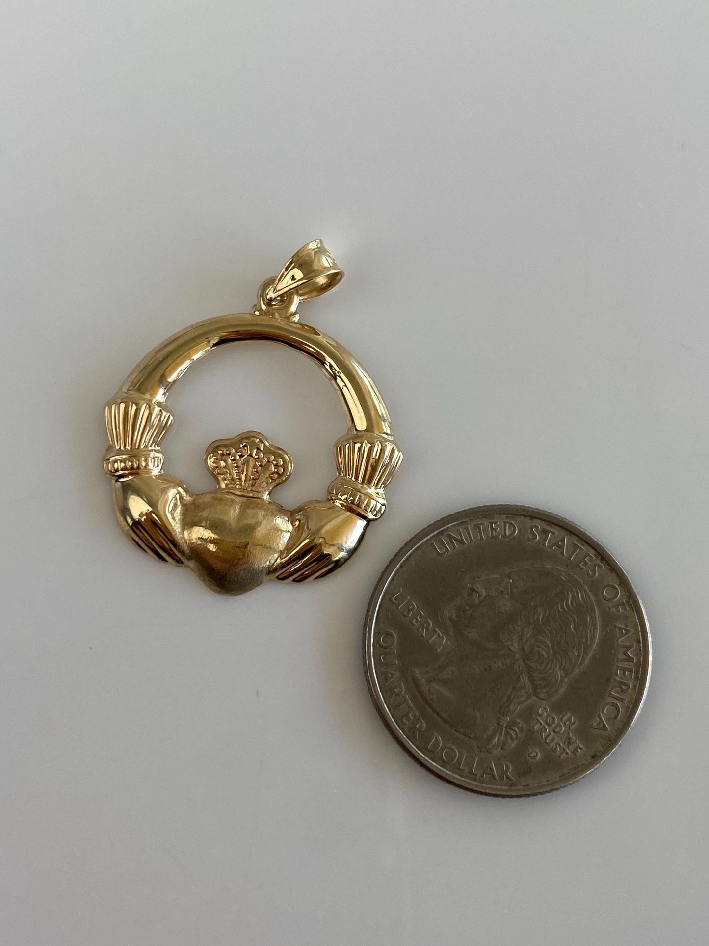 Vintage 14k Yellow Gold Claddaugh Charm