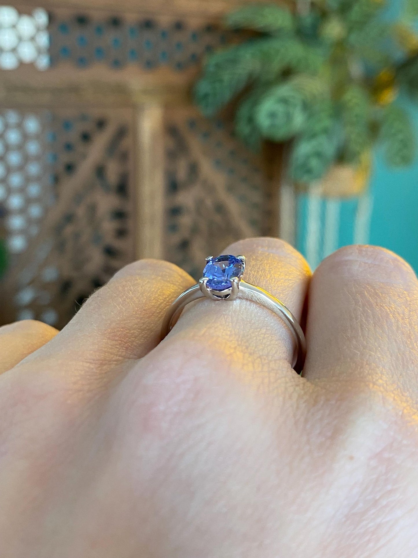 Vintage Solid 10k White Gold Tanzanite Ring - Size 9