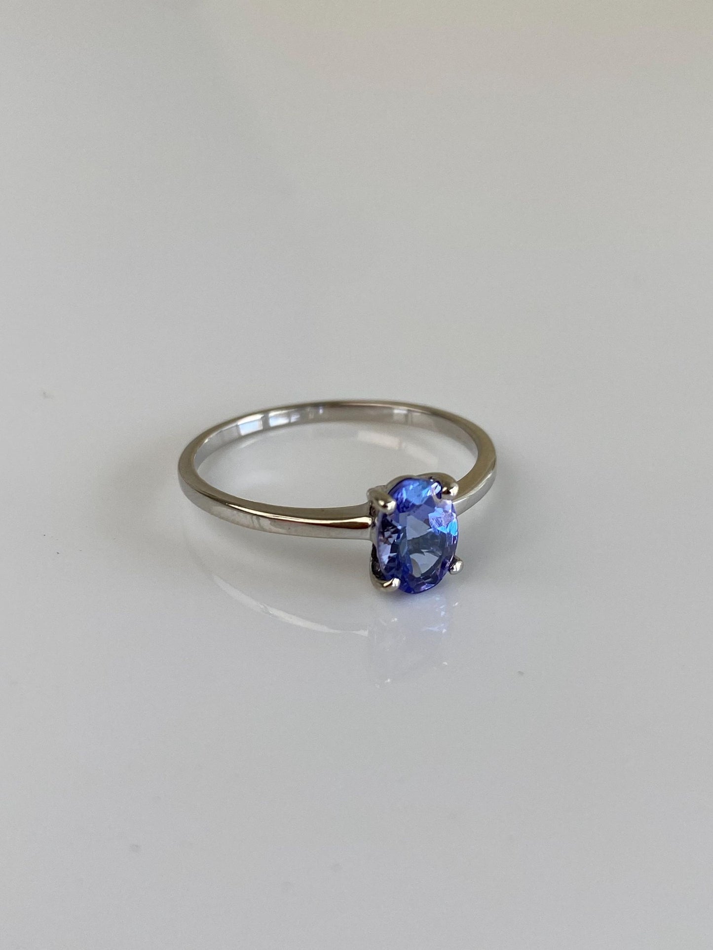 Vintage Solid 10k White Gold Tanzanite Ring - Size 9