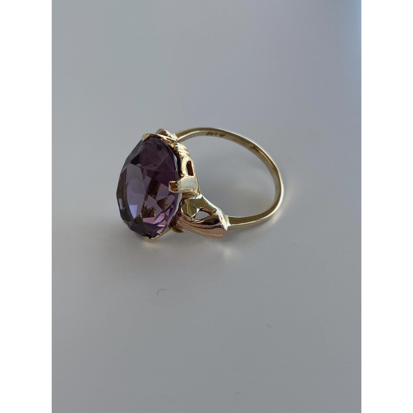 Solid 10k Yellow Gold Purple Cubic Zirconia Ring - Size 8.5