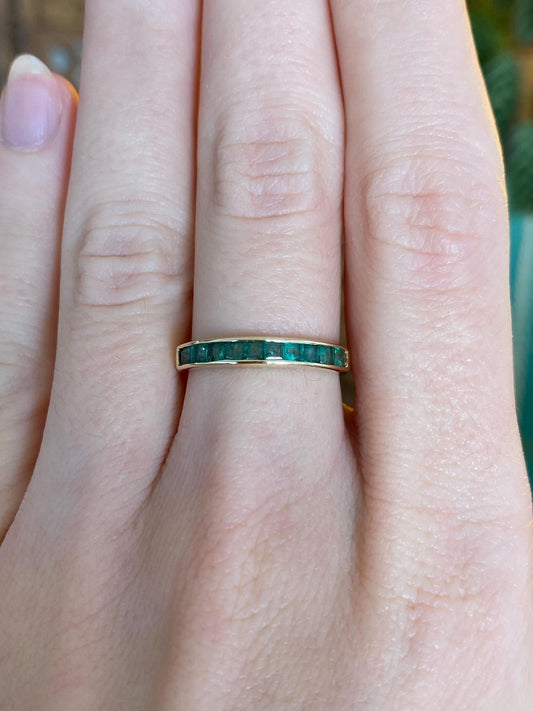 Vintage Solid 14k Yellow Gold Emerald Ring Band - Size 6.25