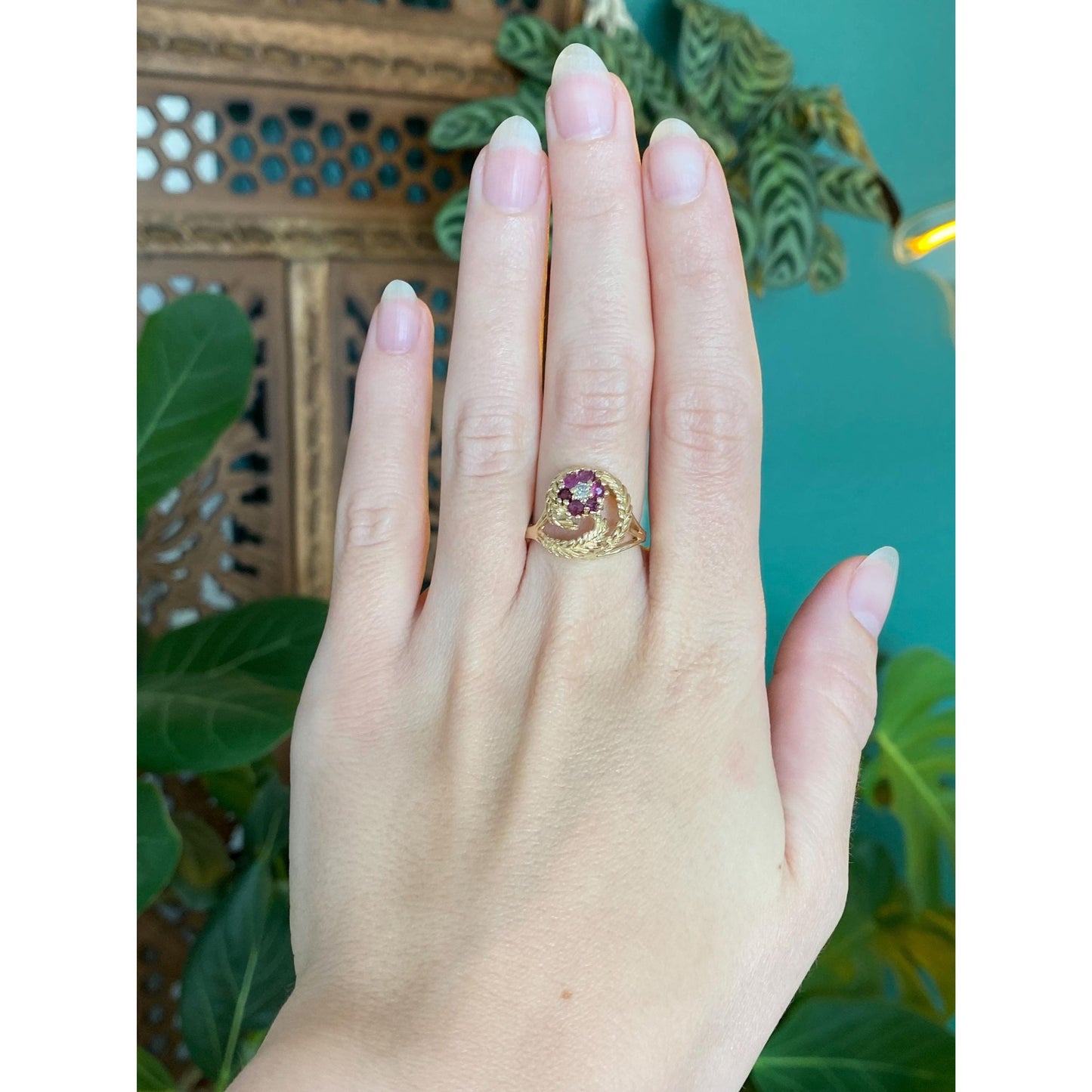 Vintage Solid 14k Yellow Gold Diamond Pink Sapphire Flower Wheat Ring - Size 5.5