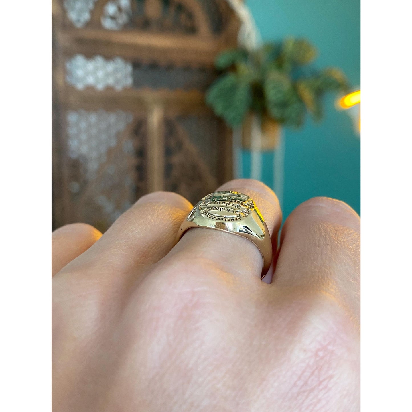 Vintage Solid 10k Yellow Gold Signet Ring - Size 7.25