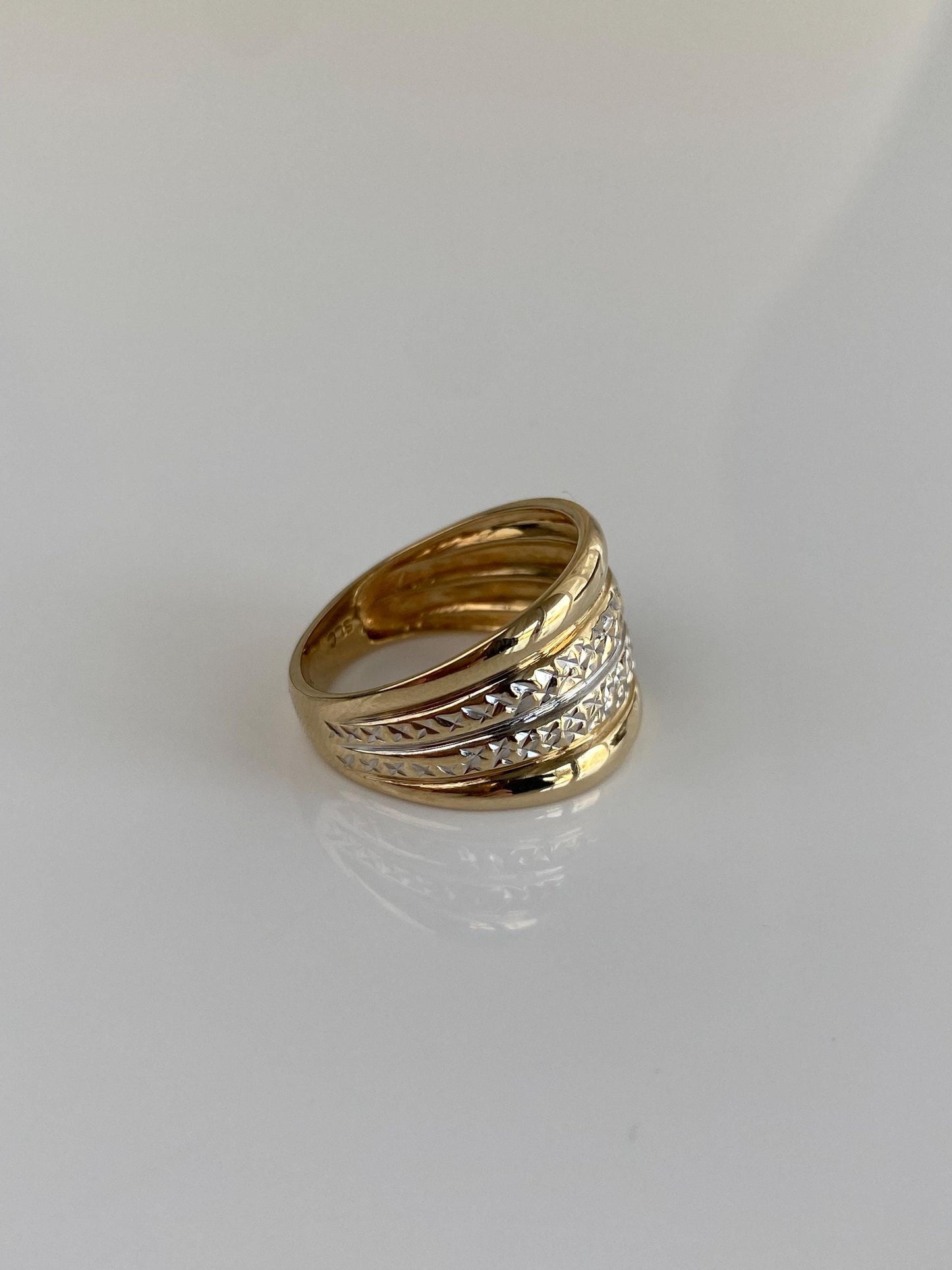 Vintage Solid 14k White & Yellow Gold Diamond Cut Ring Band - Size 6.5