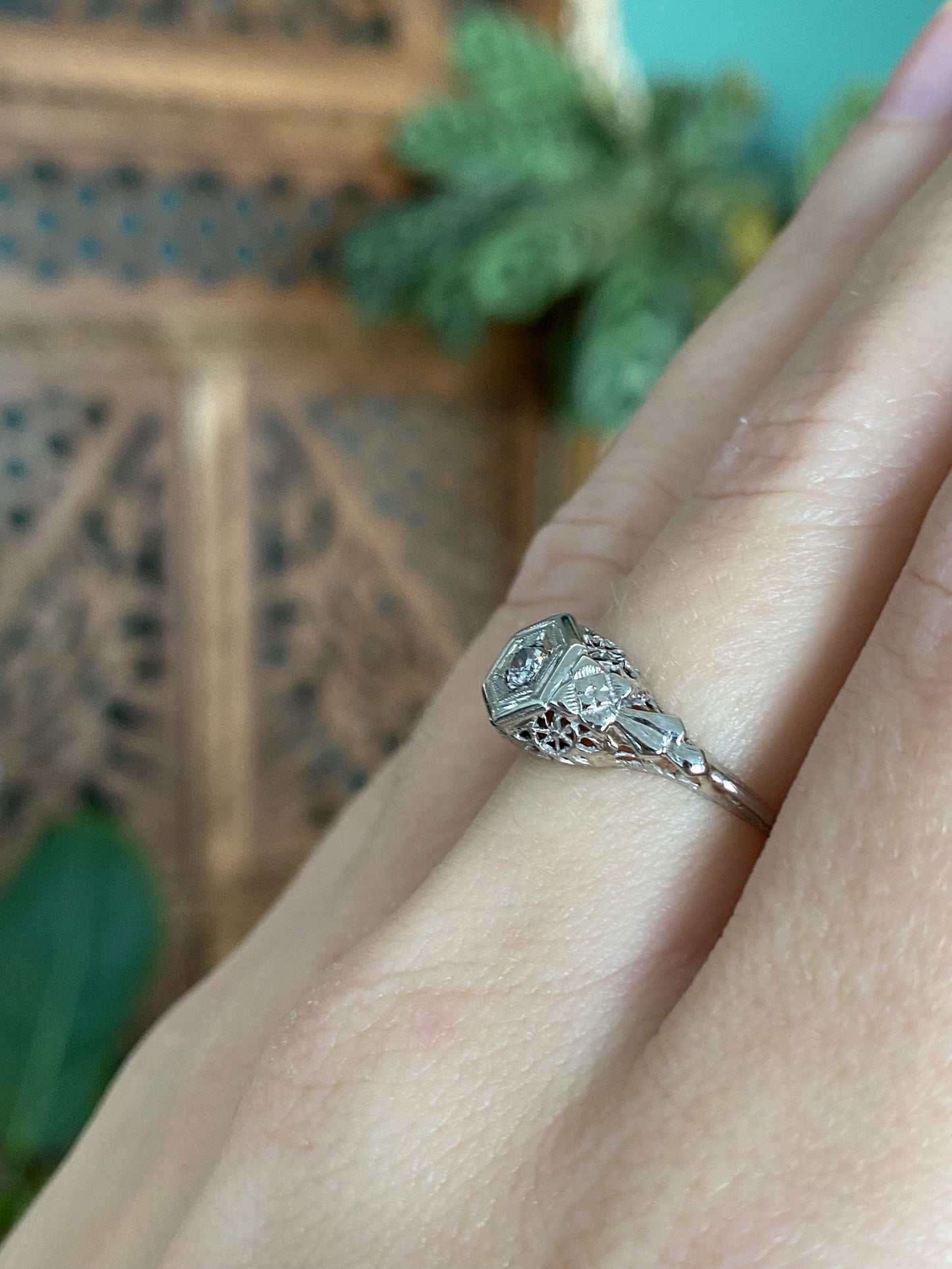 Vintage Solid 18k White Gold Clear Sapphire Art Deco Ring Band - Size 5.5