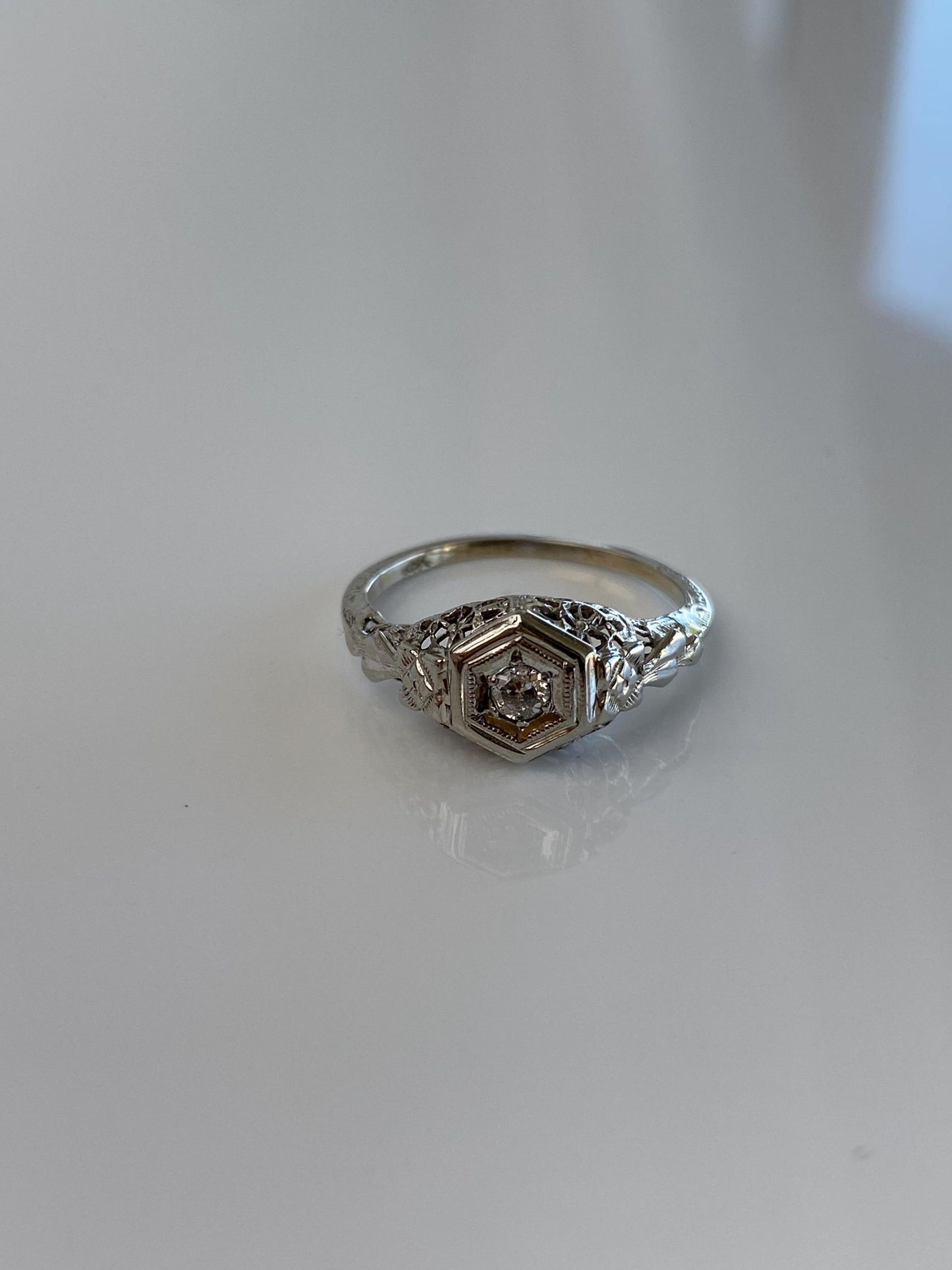 Vintage Solid 18k White Gold Clear Sapphire Art Deco Ring Band - Size 5.5