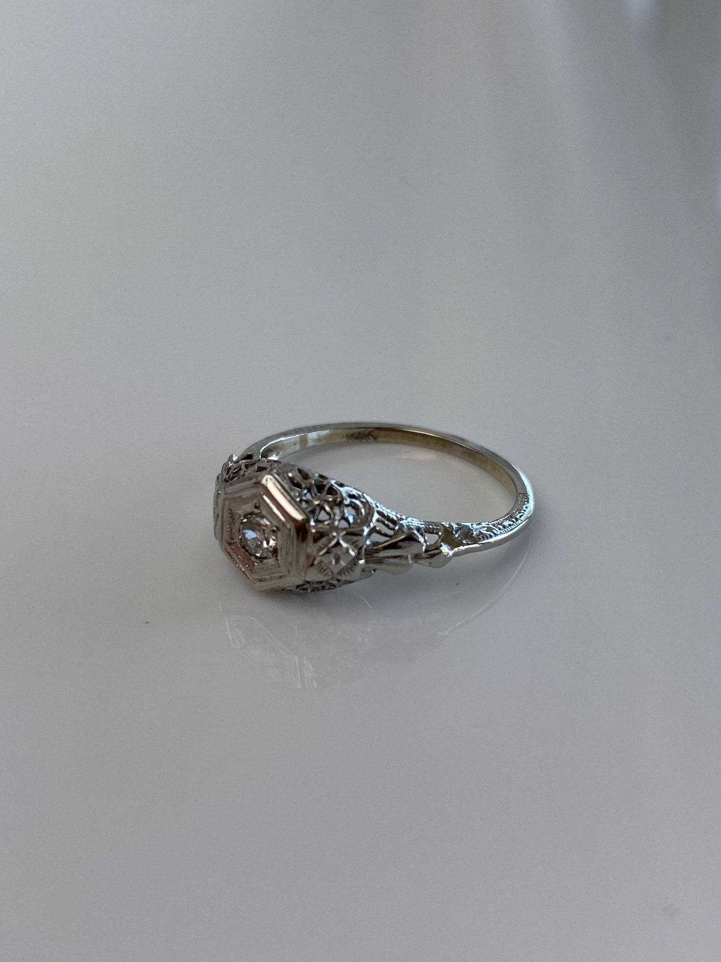 Vintage Solid 18k White Gold Clear Sapphire Art Deco Ring Band - Size 5.5