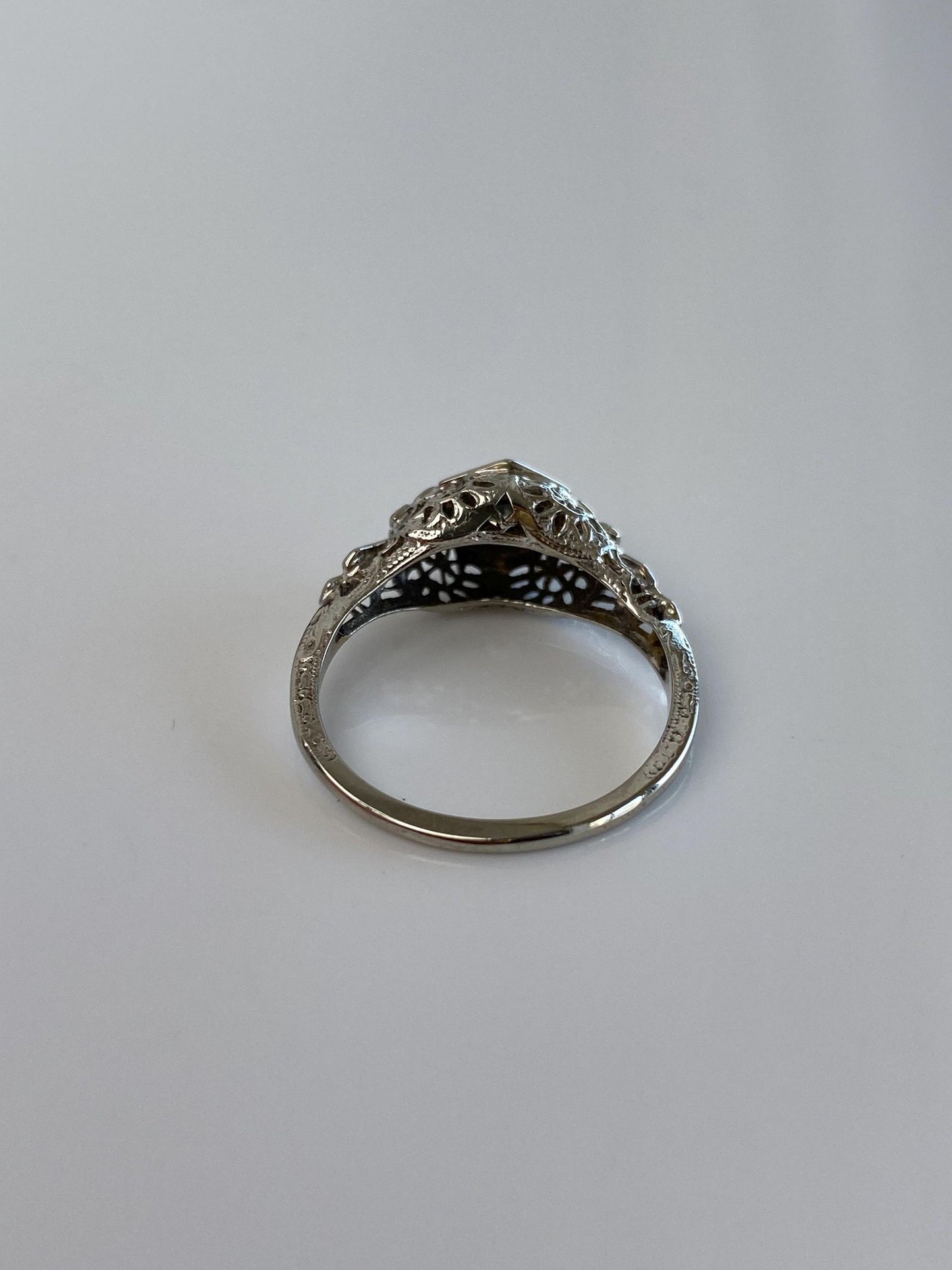 Vintage Solid 18k White Gold Clear Sapphire Art Deco Ring Band - Size 5.5