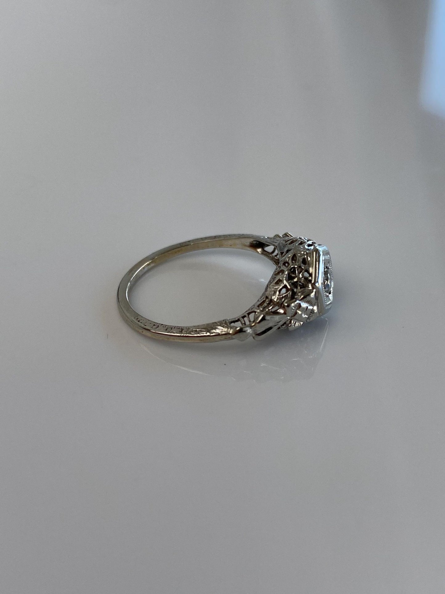 Vintage Solid 18k White Gold Clear Sapphire Art Deco Ring Band - Size 5.5