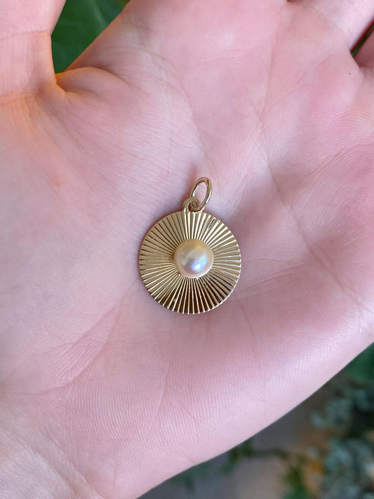 Vintage Solid 14k Yellow Gold Engine Turned Pearl Charm