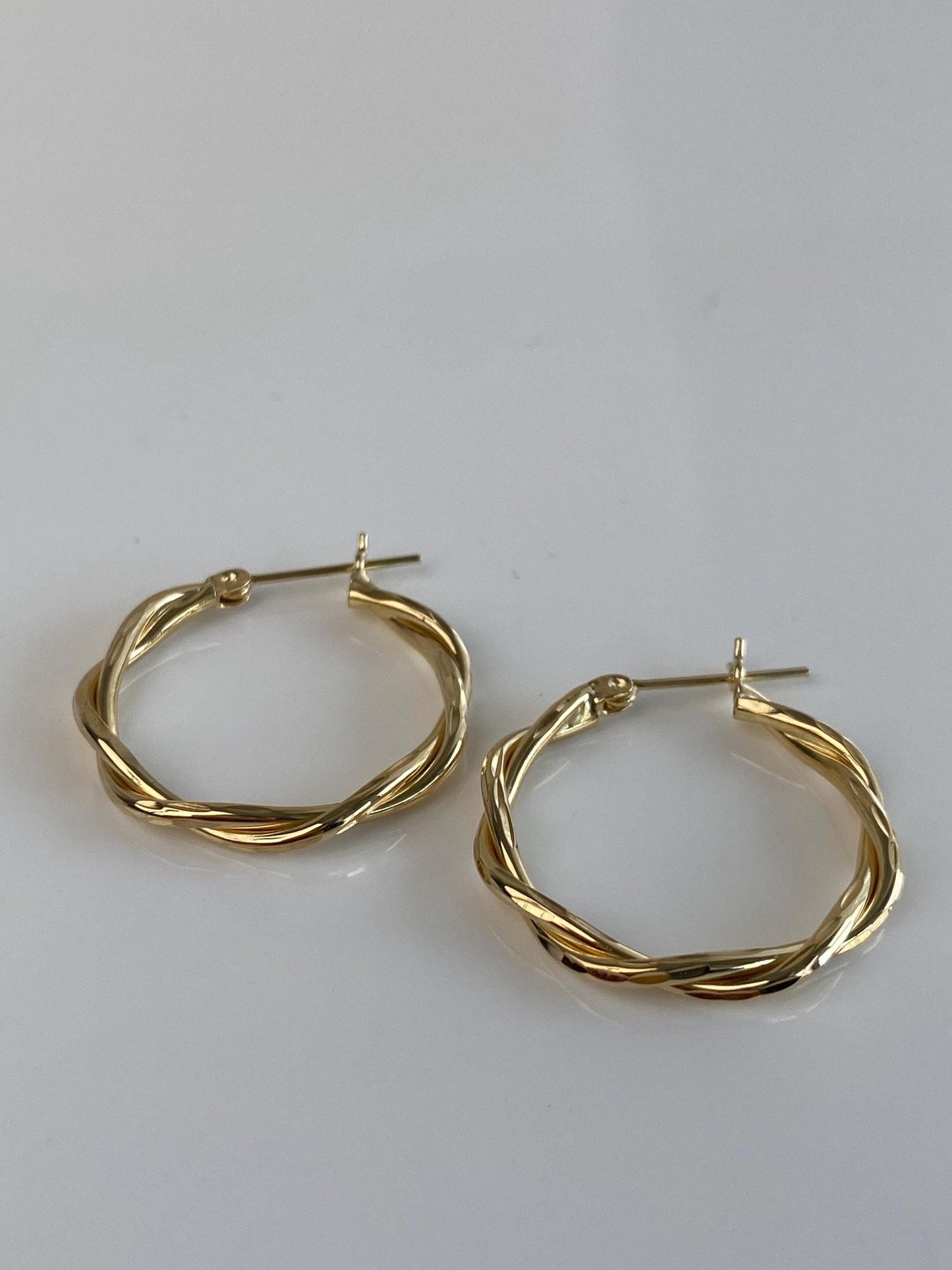Vintage 14k Yellow Gold Twist Hoop Earrings