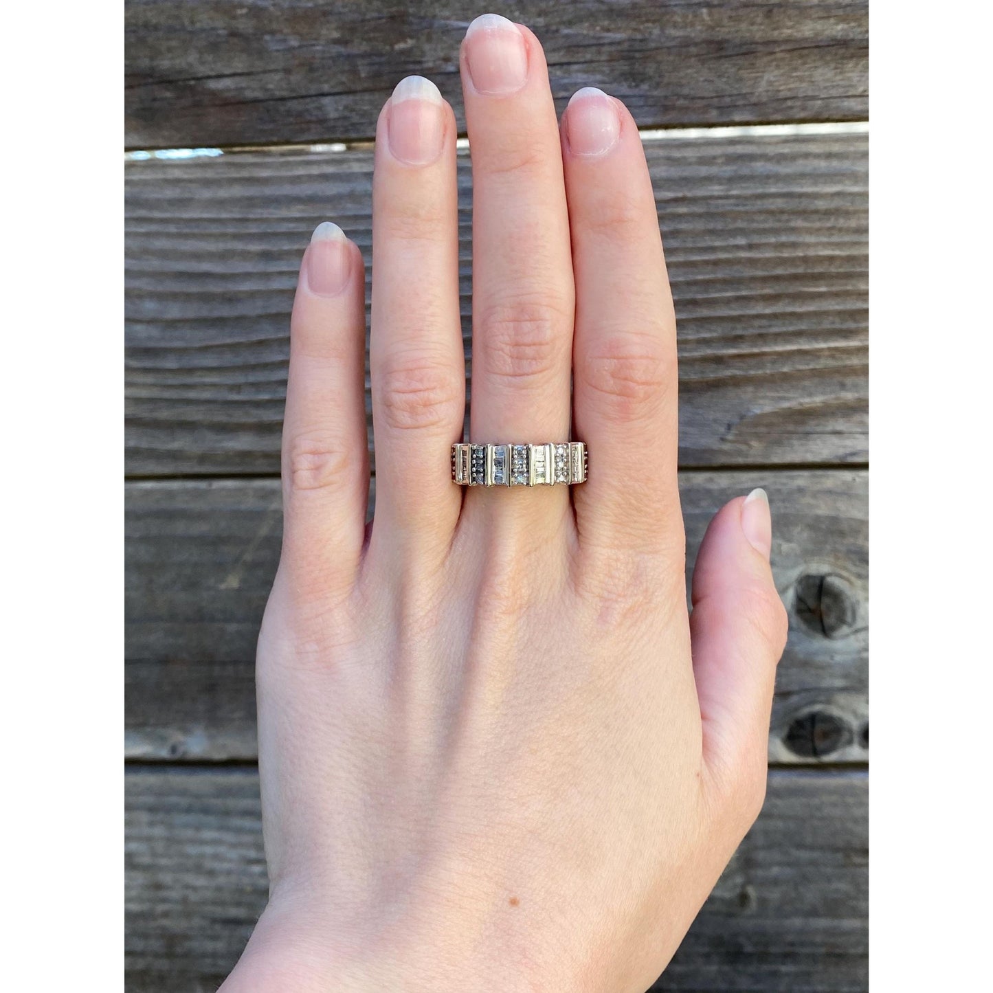 Vintage Solid 10k White Gold Diamond Ring Band - Size 7.25