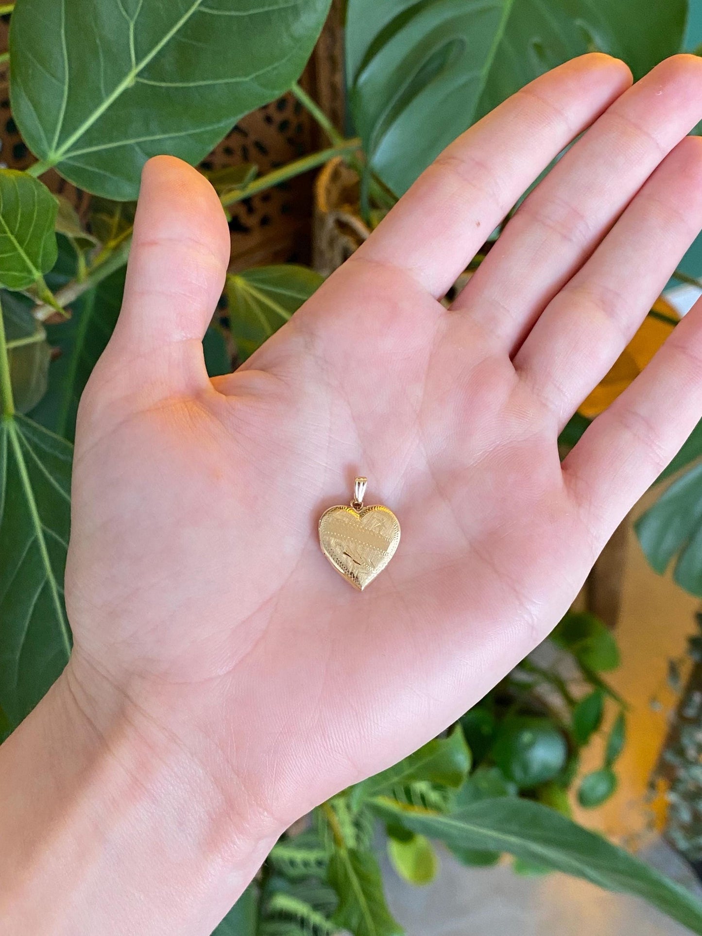 Vintage Solid 14k Yellow Gold Engraved Heart Locket Charm