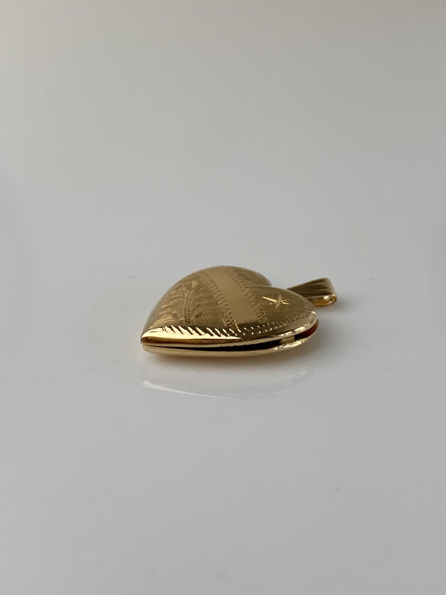 Vintage Solid 14k Yellow Gold Engraved Heart Locket Charm