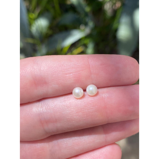 Vintage Solid 14k Yellow Gold Pearl Stud Earrings