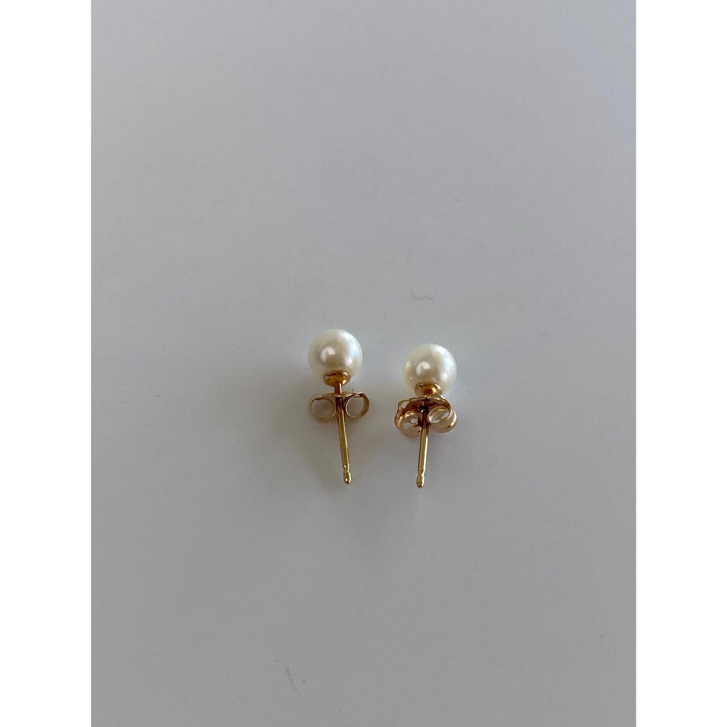 Vintage Solid 14k Yellow Gold Pearl Stud Earrings