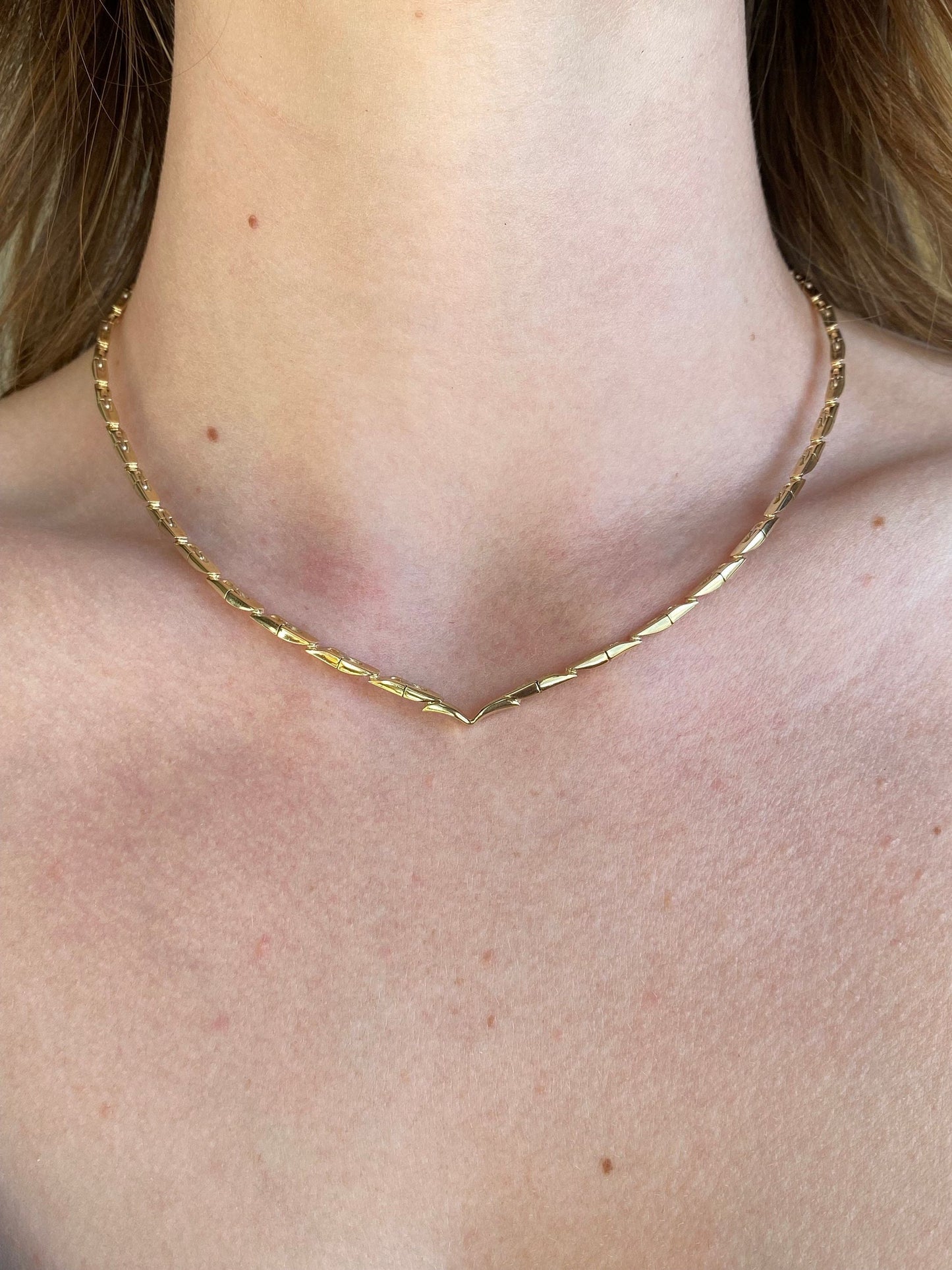 Vintage Solid 14k Yellow Gold Chevron Link Collar Necklace - 16 inches