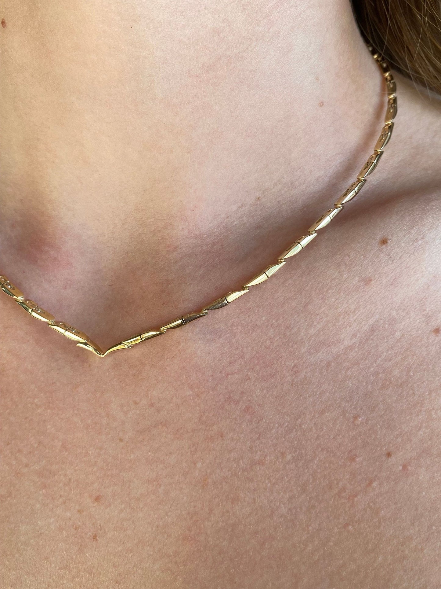 Vintage Solid 14k Yellow Gold Chevron Link Collar Necklace - 16 inches