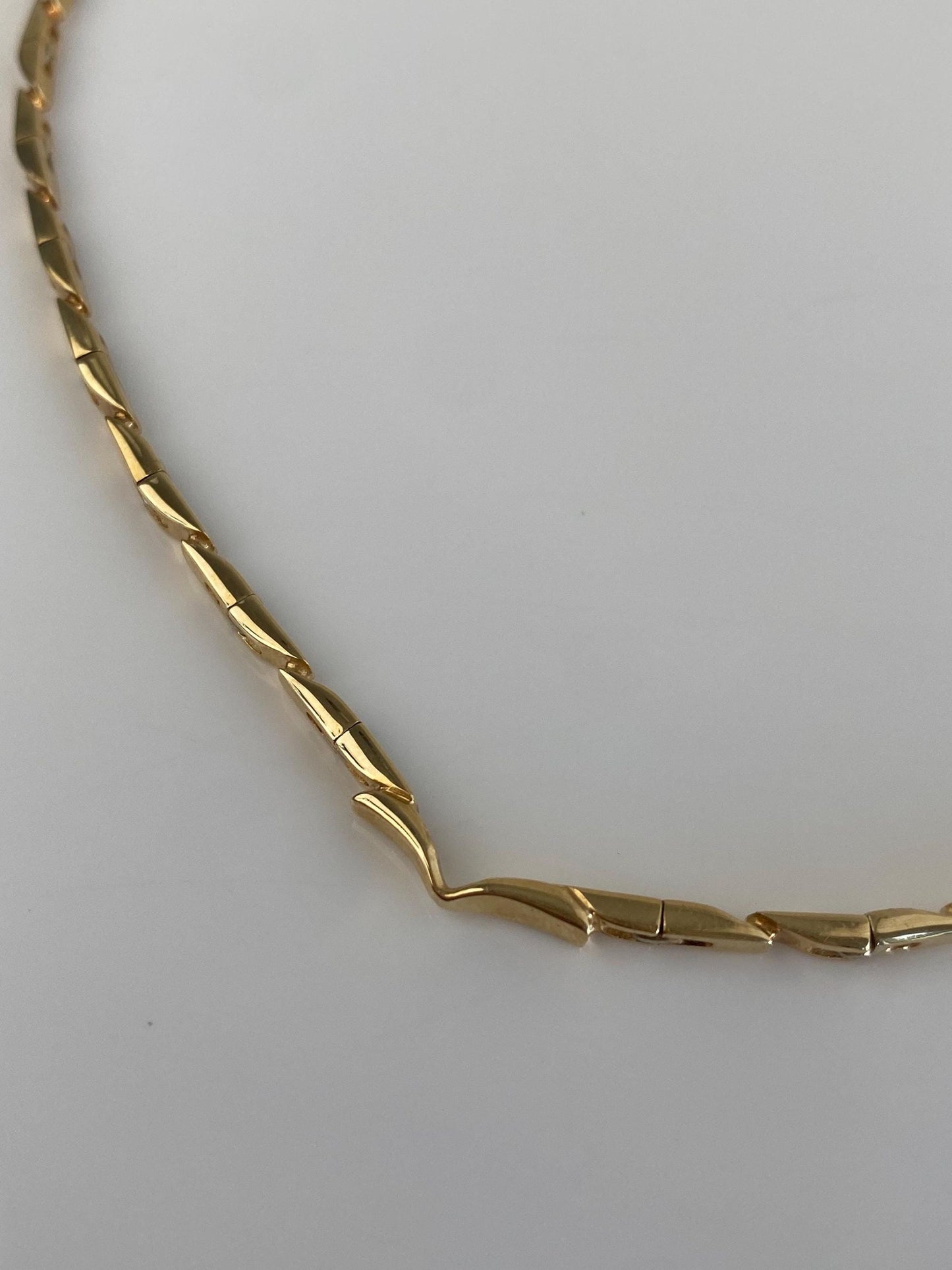 Vintage Solid 14k Yellow Gold Chevron Link Collar Necklace - 16 inches