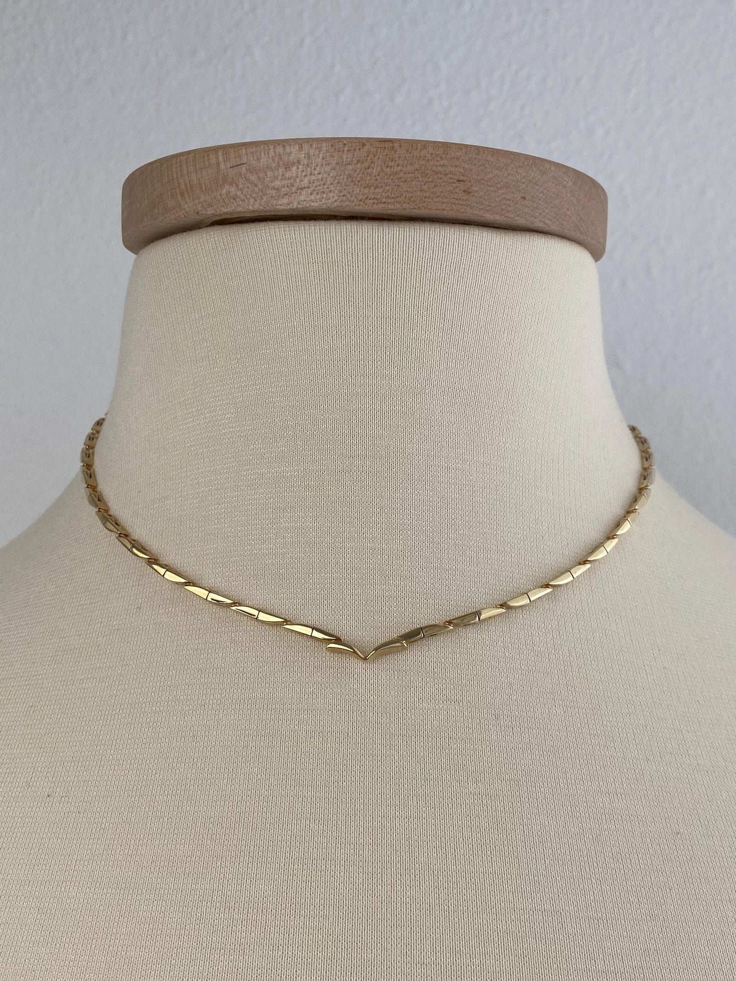 Vintage Solid 14k Yellow Gold Chevron Link Collar Necklace - 16 inches