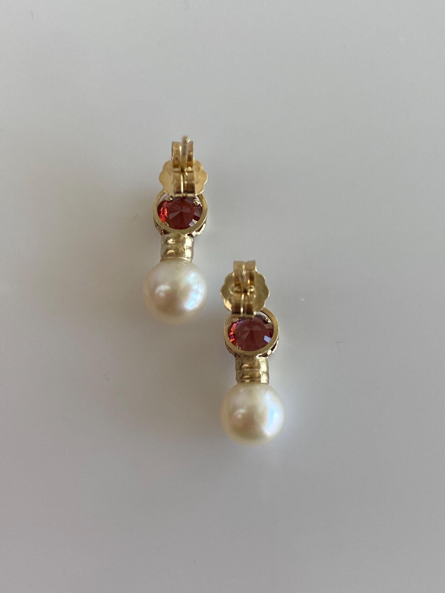 Vintage Solid 14k Yellow Gold Garnet Pearl Stud Earrings