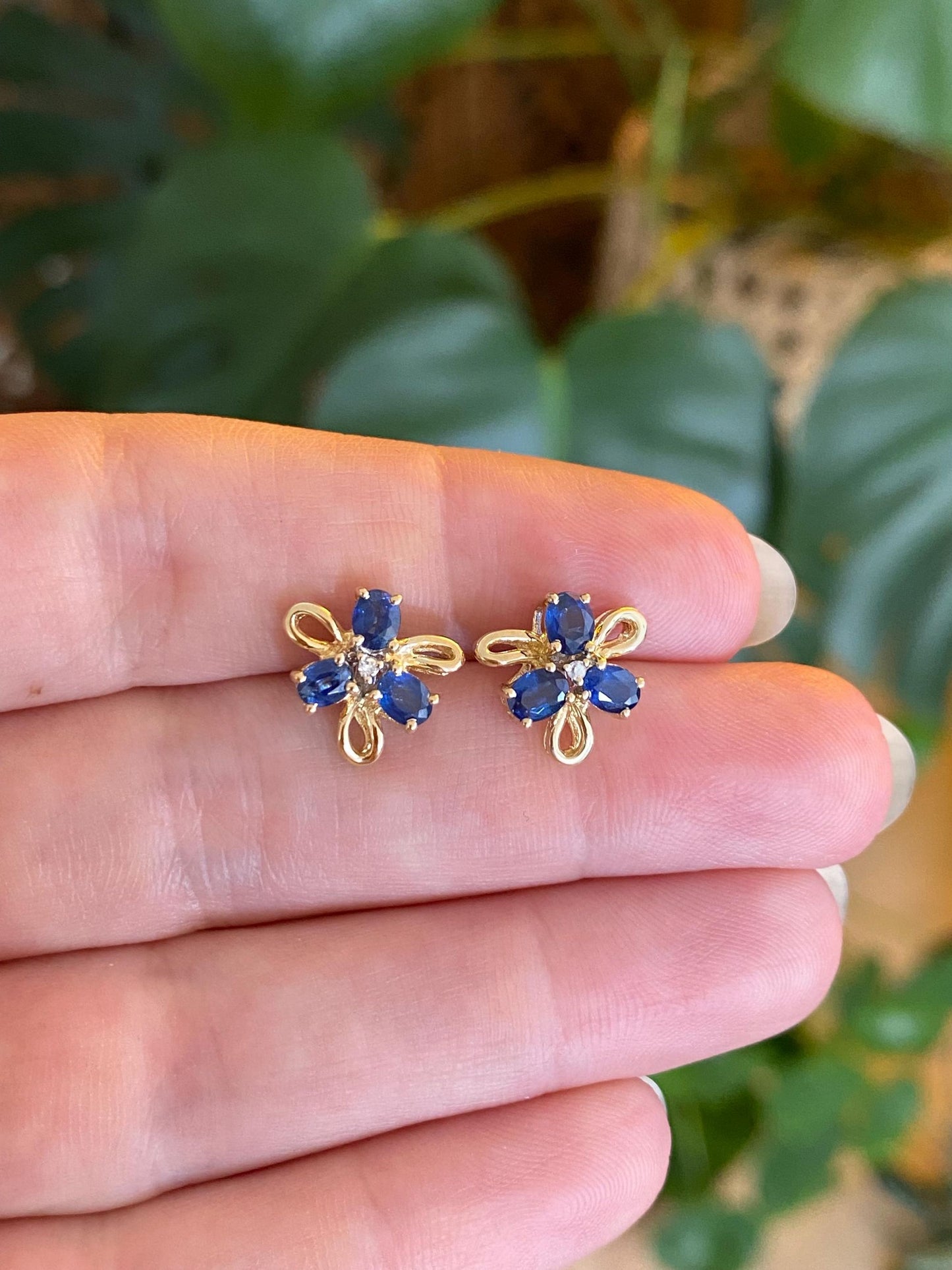 Vintage Solid 14k Yellow Gold Blue Sapphire Diamond Stud Earrings